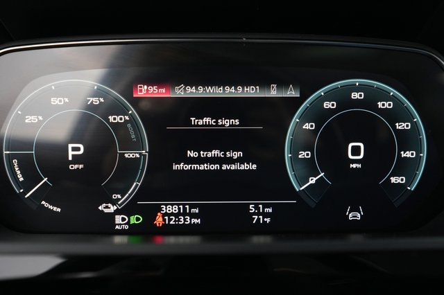 2021 Audi e-tron — photo 5 of 24