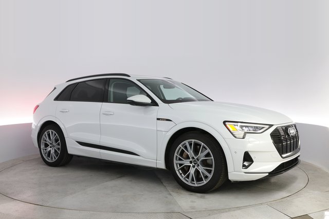 2021 Audi e-tron — photo 11 of 24