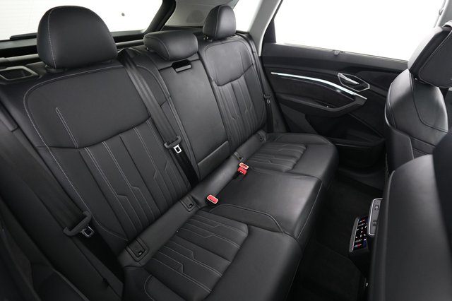2021 Audi e-tron — photo 4 of 24