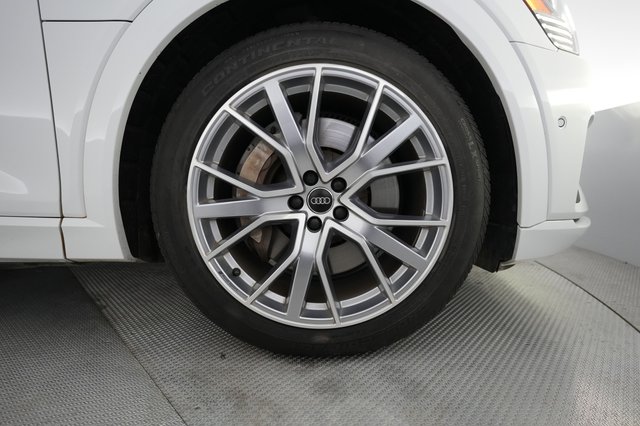 2021 Audi e-tron — photo 16 of 24