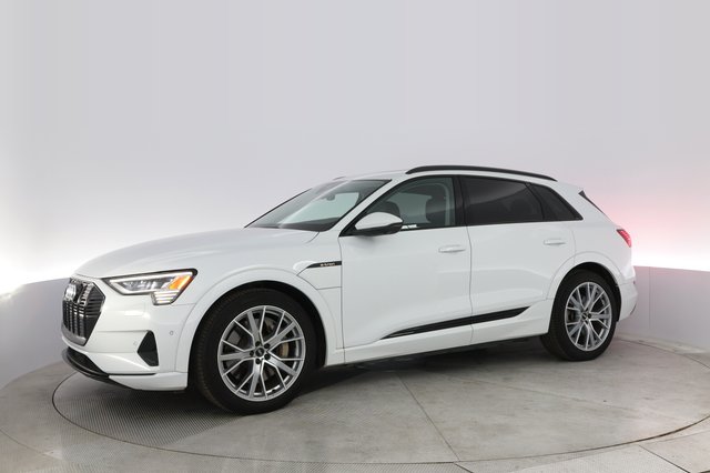 2021 Audi e-tron — photo 14 of 24