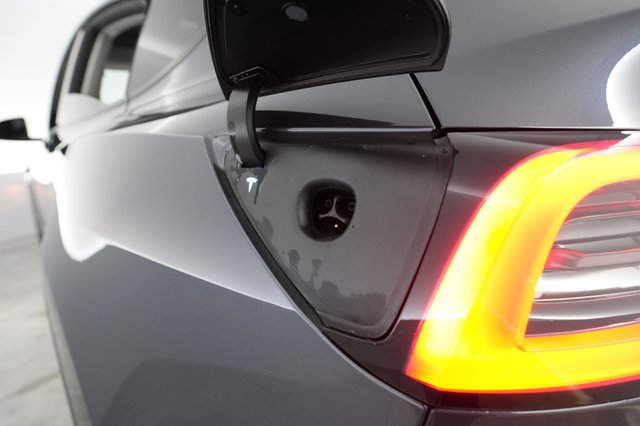 2023 Tesla Model Y — photo 8 of 21