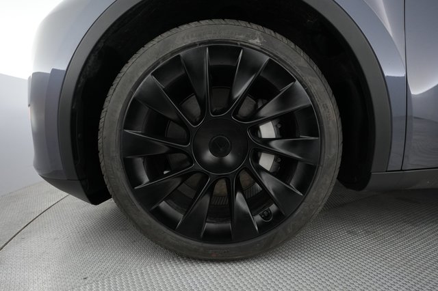 2023 Tesla Model Y — photo 15 of 21