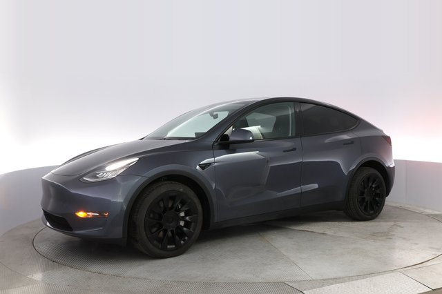 2023 Tesla Model Y — photo 14 of 21