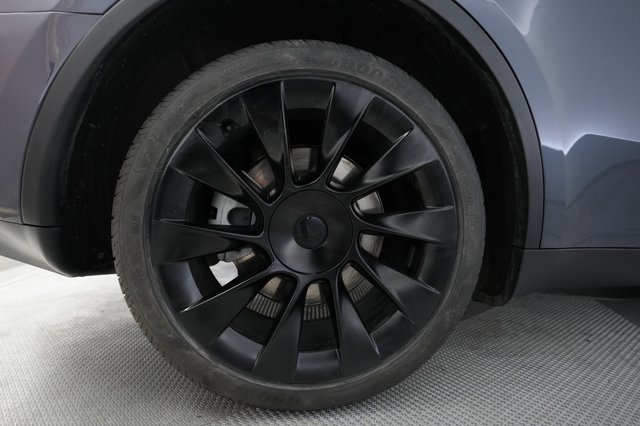 2023 Tesla Model Y — photo 17 of 21
