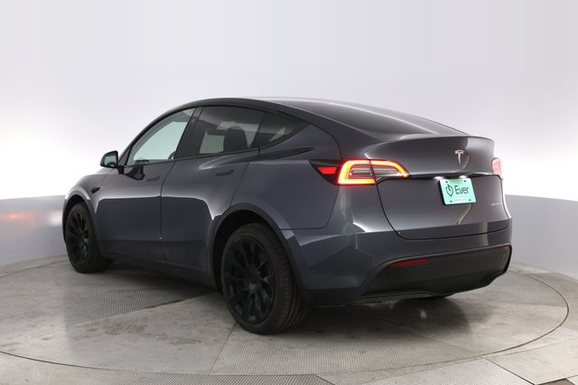 2023 Tesla Model Y — photo 13 of 21