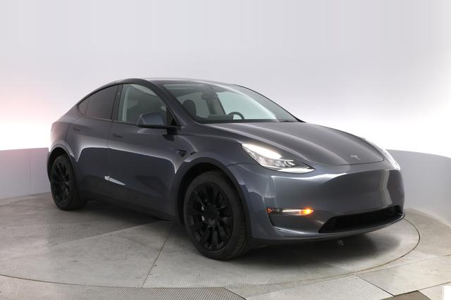 2023 Tesla Model Y — photo 10 of 21
