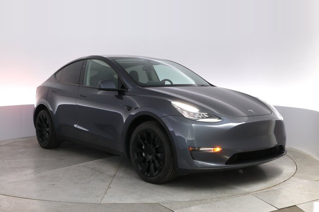 2023 Tesla Model Y — photo 10 of 21