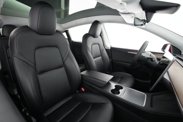 2023 Tesla Model Y — photo 17 of 24
