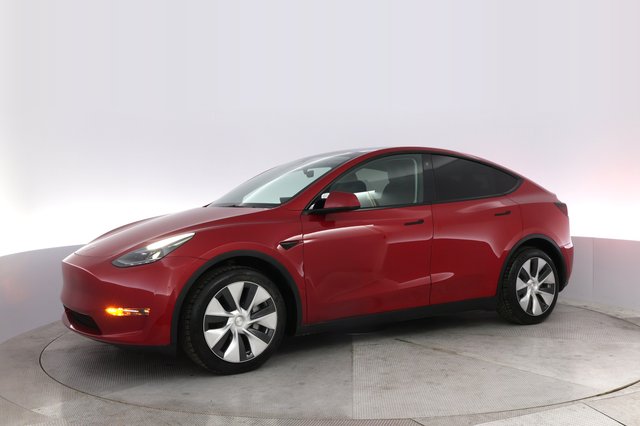 2023 Tesla Model Y — photo 13 of 24