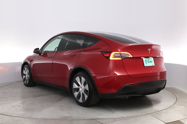 2023 Tesla Model Y — photo 12 of 24