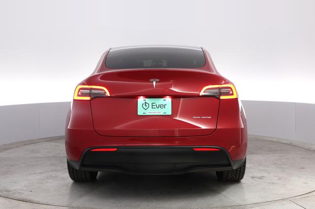 2023 Tesla Model Y — photo 6 of 24