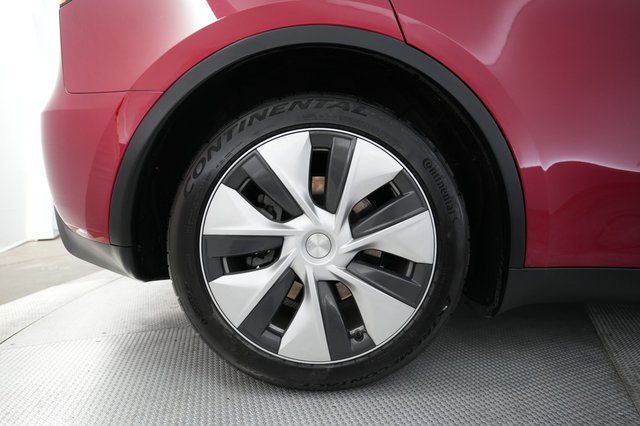 2023 Tesla Model Y — photo 15 of 24