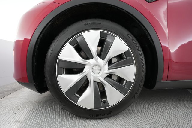 2023 Tesla Model Y — photo 16 of 24
