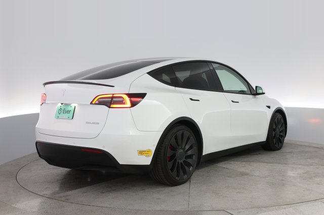 2022 Tesla Model Y — photo 2 of 24
