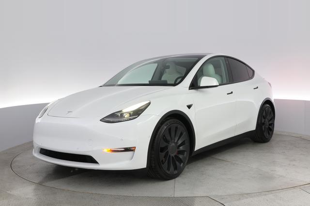 2022 Tesla Model Y — VIN 7SAYGDEF6NF408372