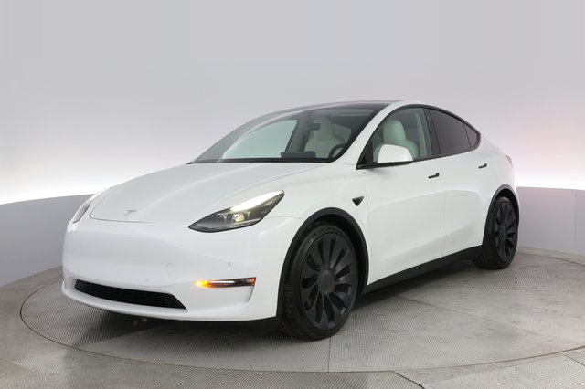 2022 Tesla Model Y — VIN 7SAYGDEF6NF408372