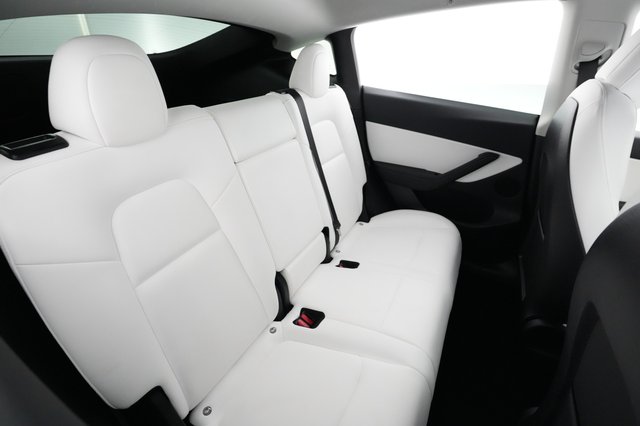 2022 Tesla Model Y — photo 4 of 24