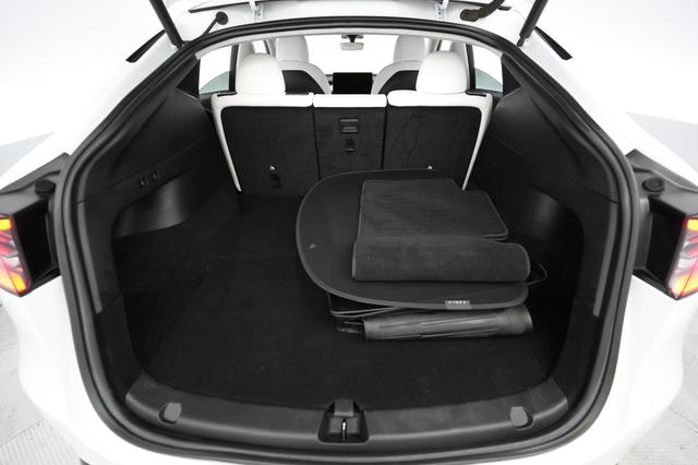 2022 Tesla Model Y — photo 6 of 24