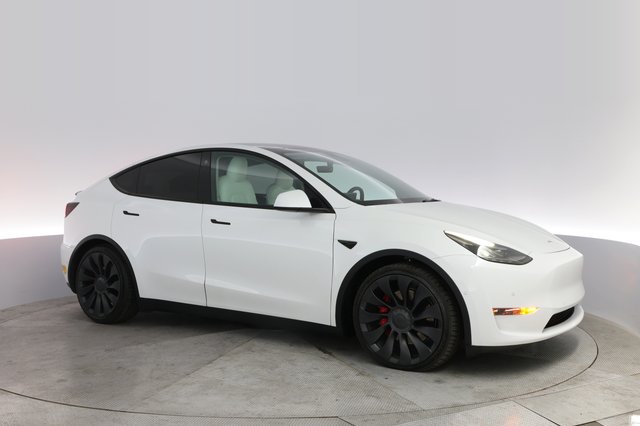 2022 Tesla Model Y — photo 11 of 24