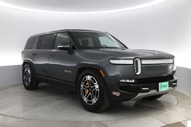 2022 Rivian R1S — photo 10 of 23