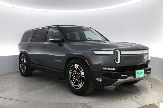 2022 Rivian R1S — photo 10 of 23
