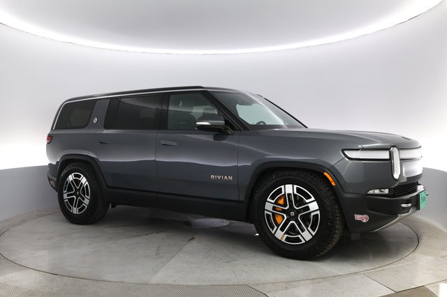 2022 Rivian R1S — photo 11 of 23