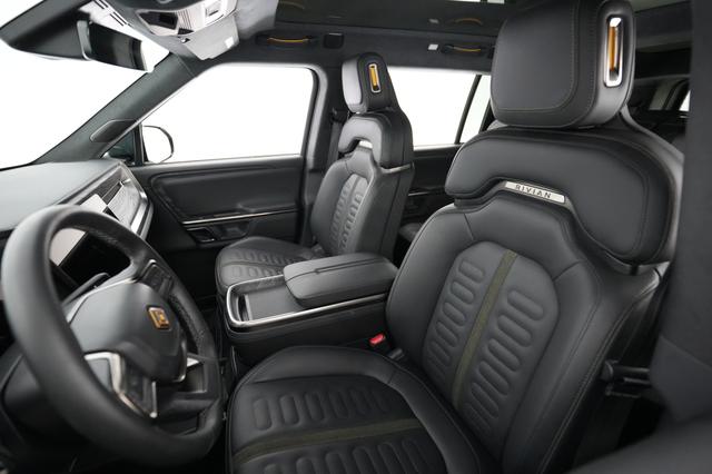 2022 Rivian R1S — photo 3 of 23