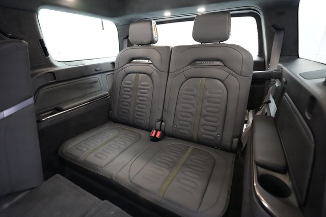 2022 Rivian R1S — photo 20 of 23