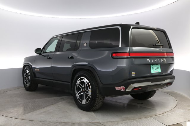 2022 Rivian R1S — photo 13 of 23