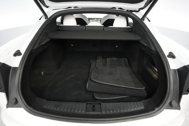 2022 Tesla Model S — photo 6 of 24