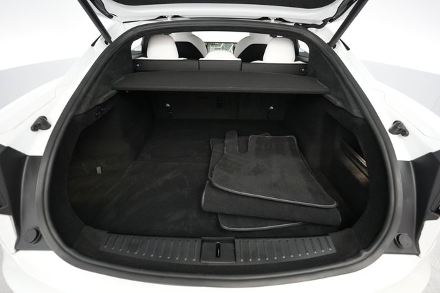 2022 Tesla Model S — photo 6 of 24