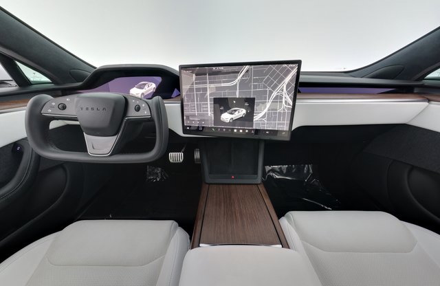 2022 Tesla Model S — photo 21 of 24