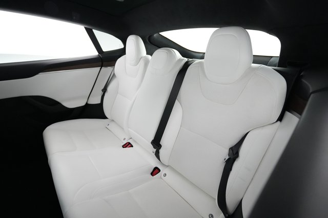 2022 Tesla Model S — photo 19 of 24