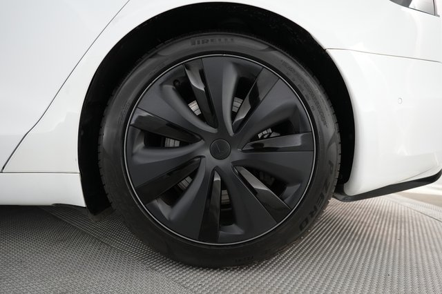 2022 Tesla Model S — photo 15 of 24