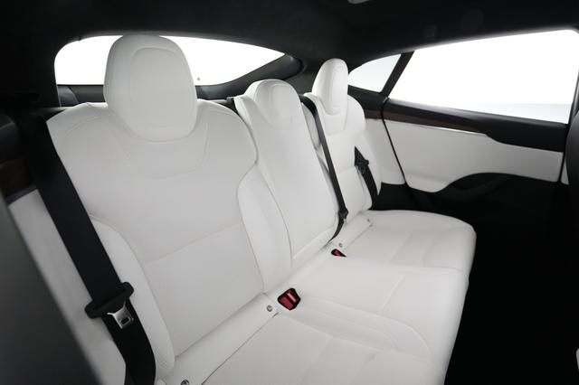 2022 Tesla Model S — photo 4 of 24