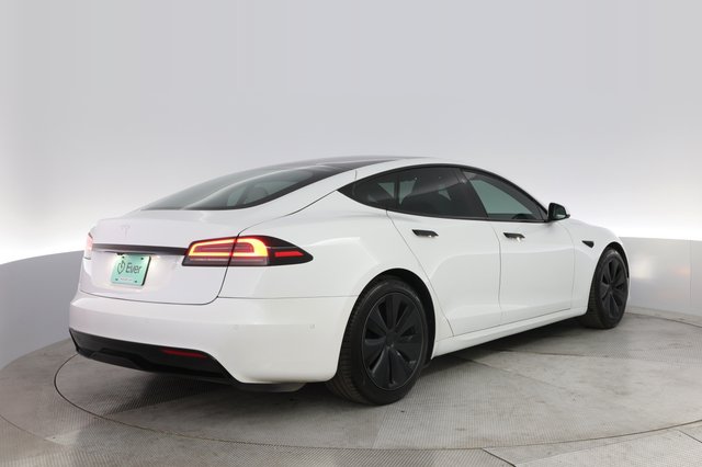 2022 Tesla Model S — photo 2 of 24