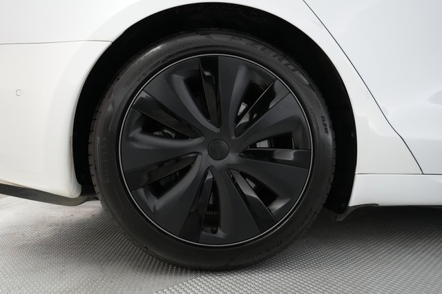 2022 Tesla Model S — photo 7 of 24