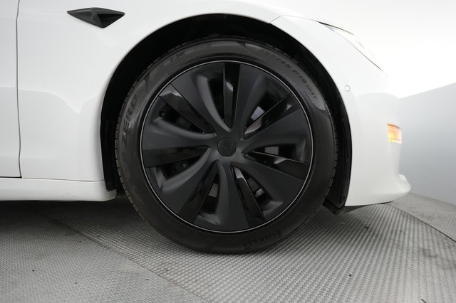 2022 Tesla Model S — photo 17 of 24