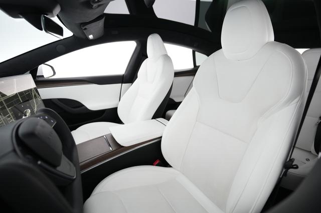 2022 Tesla Model S — photo 3 of 24