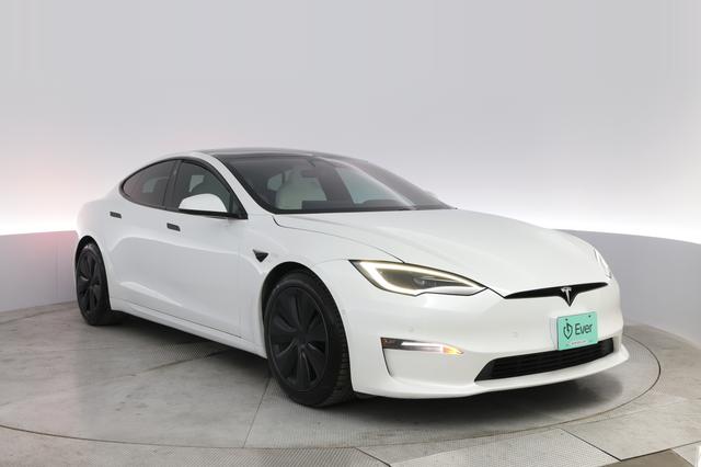2022 Tesla Model S — photo 10 of 24