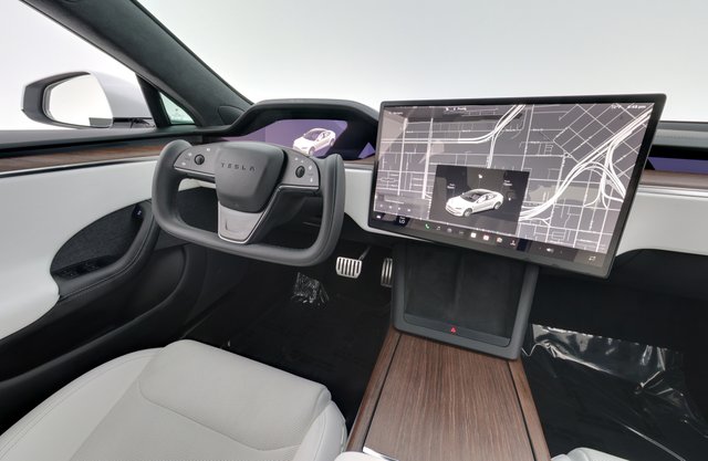2022 Tesla Model S — photo 20 of 24