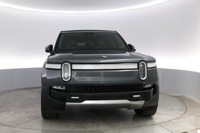 2023 Rivian R1S — photo 9 of 22