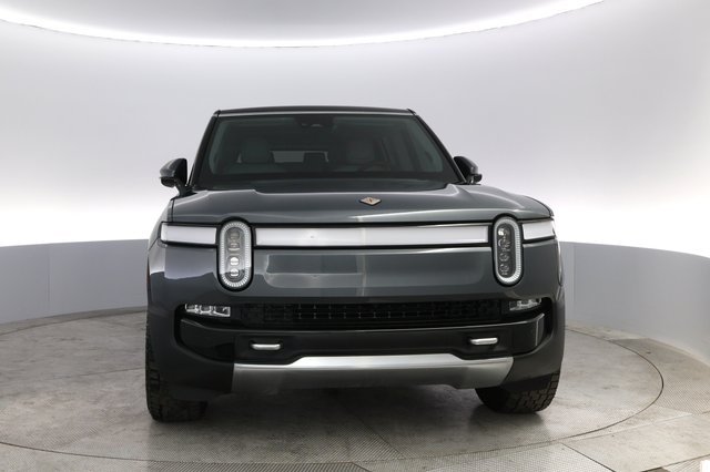 2023 Rivian R1S — photo 9 of 22