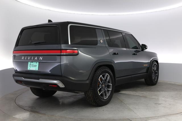 2023 Rivian R1S — photo 2 of 22