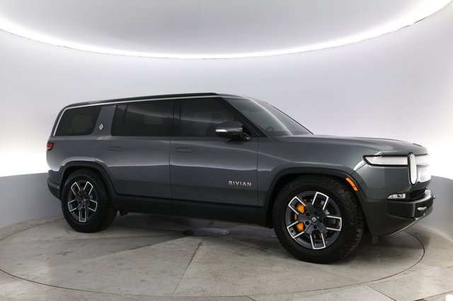 2023 Rivian R1S — photo 11 of 22