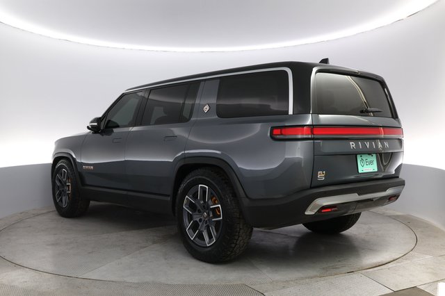 2023 Rivian R1S — photo 13 of 22