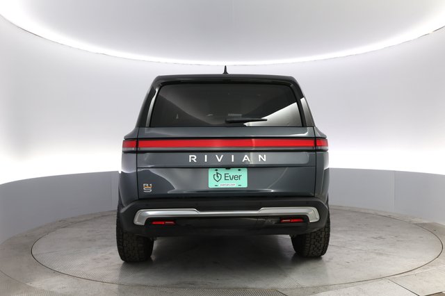 2023 Rivian R1S — photo 12 of 22