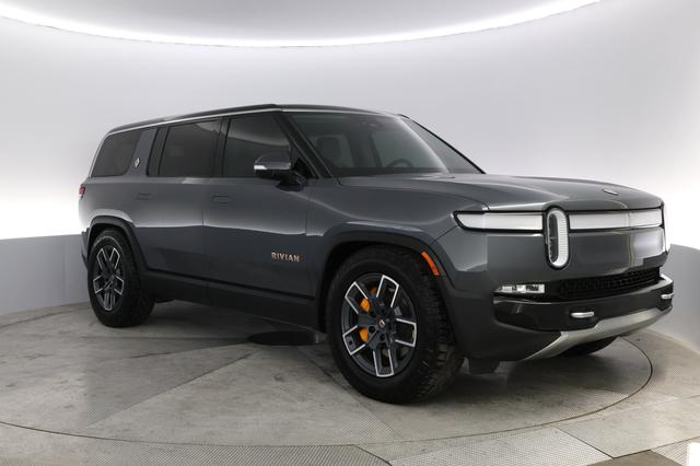2023 Rivian R1S — photo 10 of 22