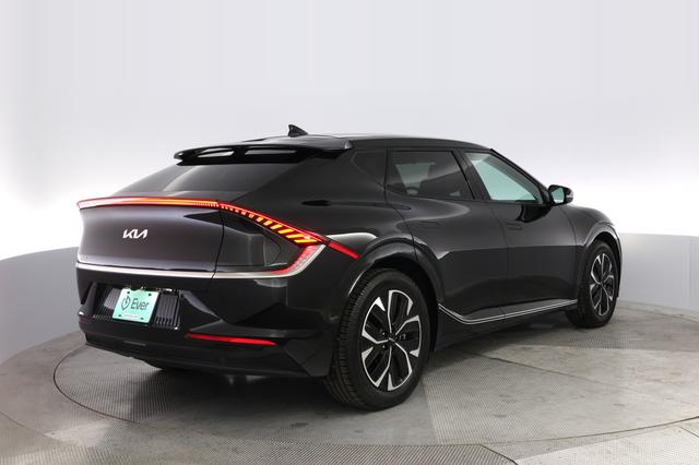 2022 Kia EV6 — photo 2 of 20